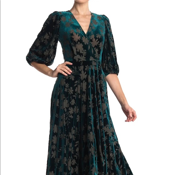 Calvin Klein Dresses & Skirts - Calvin Klein velvet wrap front dress